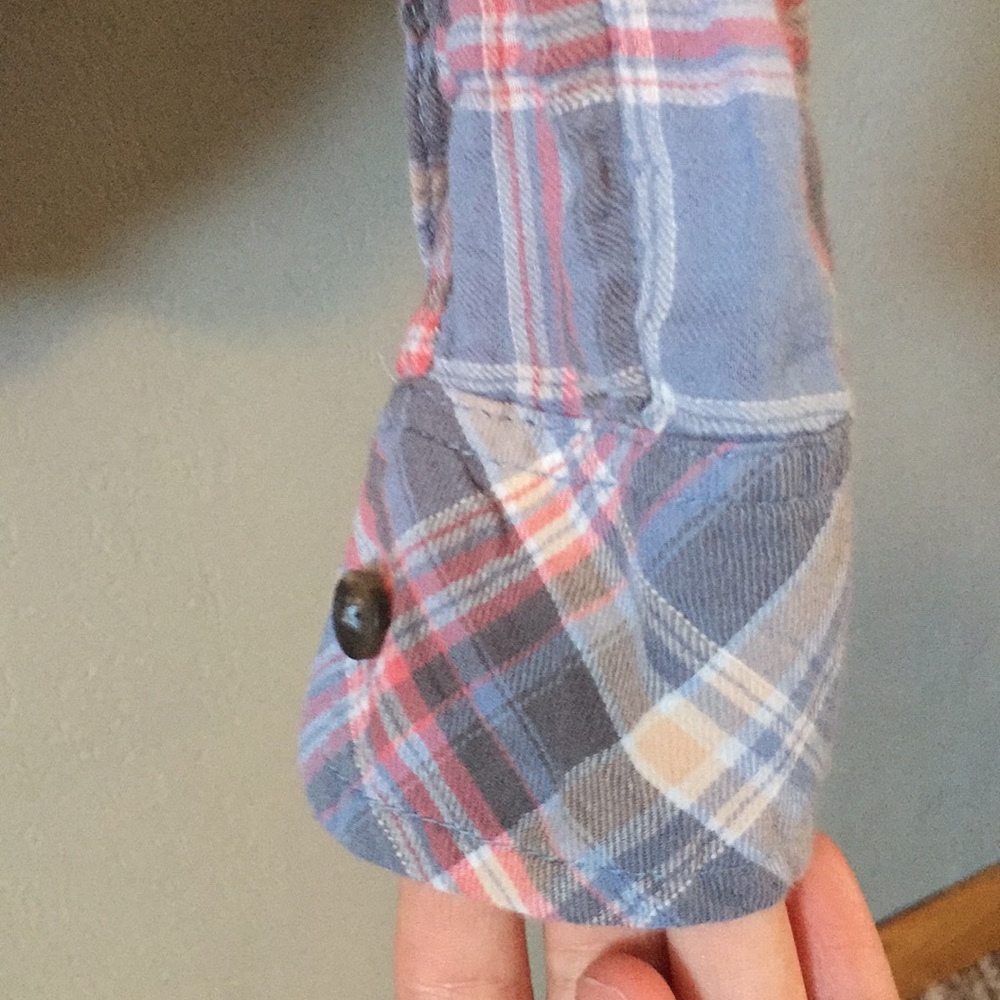 Two flannels - Picture 7 of 7